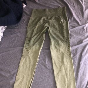 Curves and combat boots ombré leggings